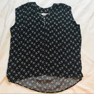 • 2/$10 • NWOT Pretty Print Blouse